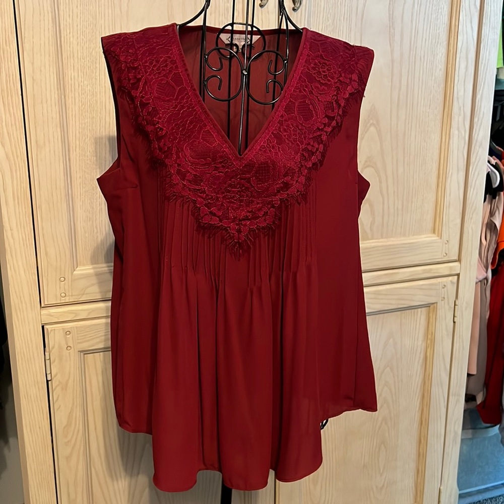 Nanette burgundy top‎